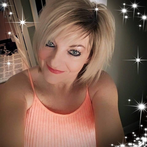 Meet your Posher, Tricia - Picture 1 of 1